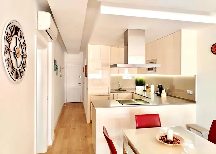 Апартаменти Sunset Ocean